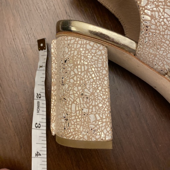 Donald Pliner Anette Metallic Slingback Buckle Block Heel 8 - Picture 11 of 11